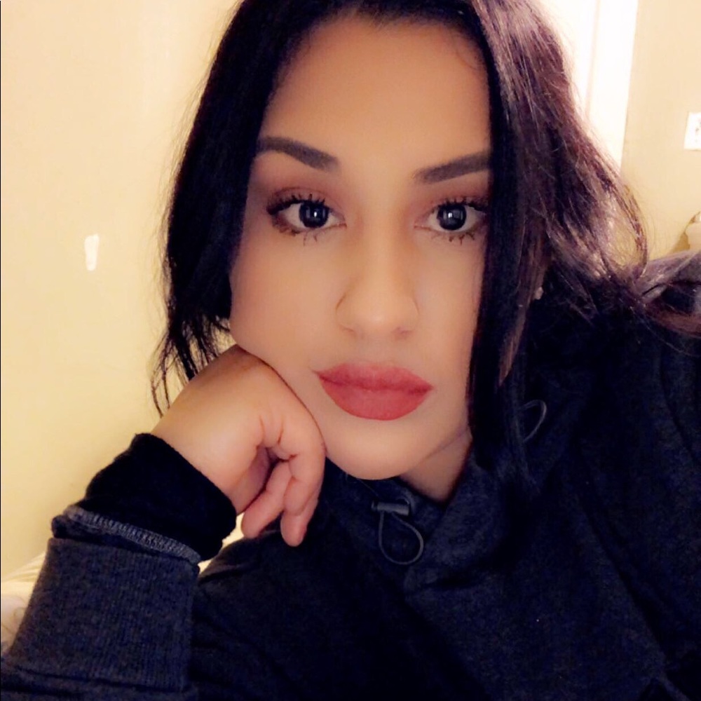 Meet your Posher, Briana